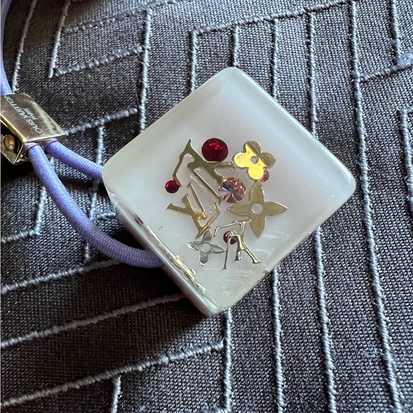 Louis Vuitton Hair Tie - Picture 3 of 8